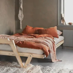 Banquette ajustable GRAB en pin massif naturel avec matelas futon 130x190