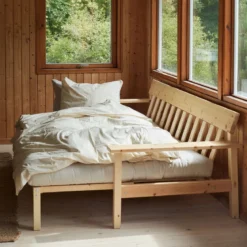 Banquette UNWIND en pin massif naturel avec matelas futon 130x190