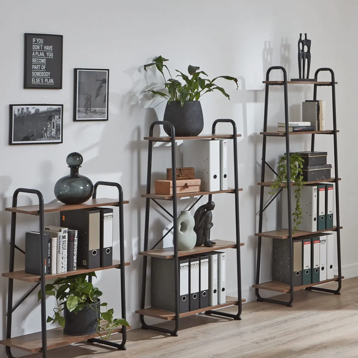 Etagère 4 plateaux en bois imitation chêne et noir laqué - ET15053