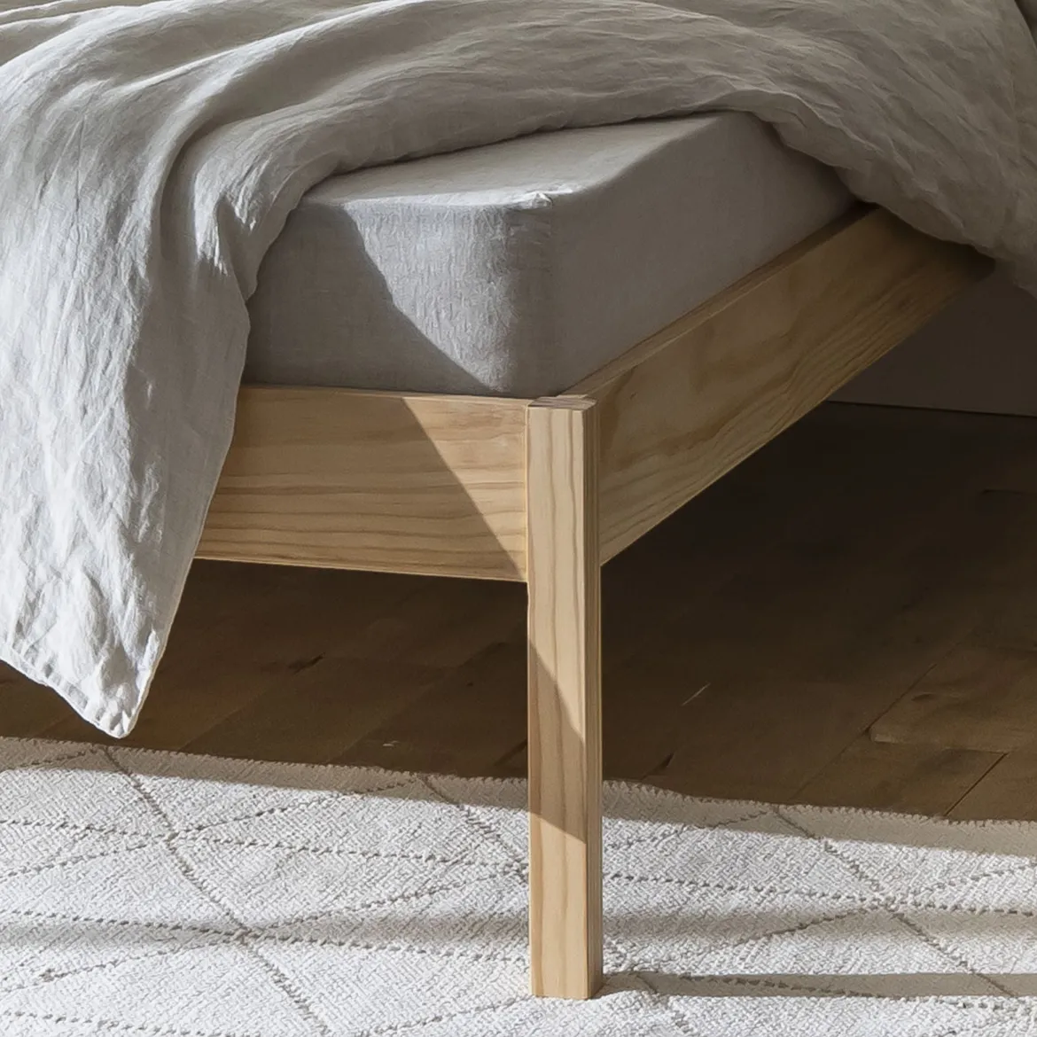 Lit adulte en pin massif tête de lit cannage ANNA - LT17021