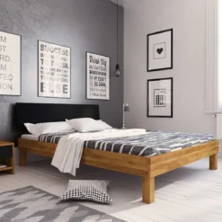 Lit avec pieds carrés en chêne massif clair et tête de lit noire - LT36005