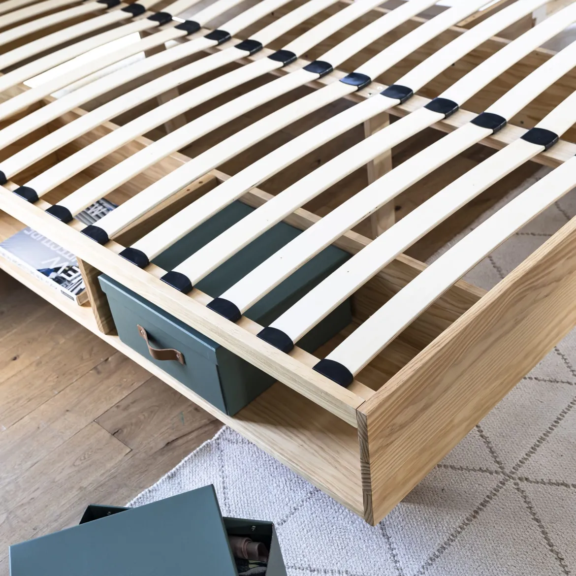 Lit en bois massif naturel avec rangements - LT17024