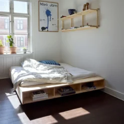 Lit en pin massif avec rangements MERGE