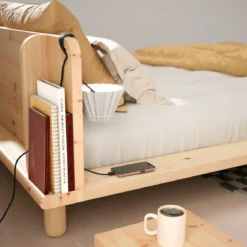 Lit en pin massif naturel PEEK BED + matelas futon COMFORT écru