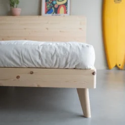 Lit en pin massif RETREAT BED bois clair + matelas futon COMFORT écru