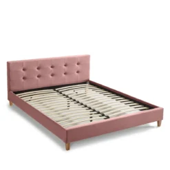 Lit en velours avec pieds en bois