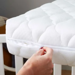 Matelas bébé déhoussable faces été / hiver PARFAIT