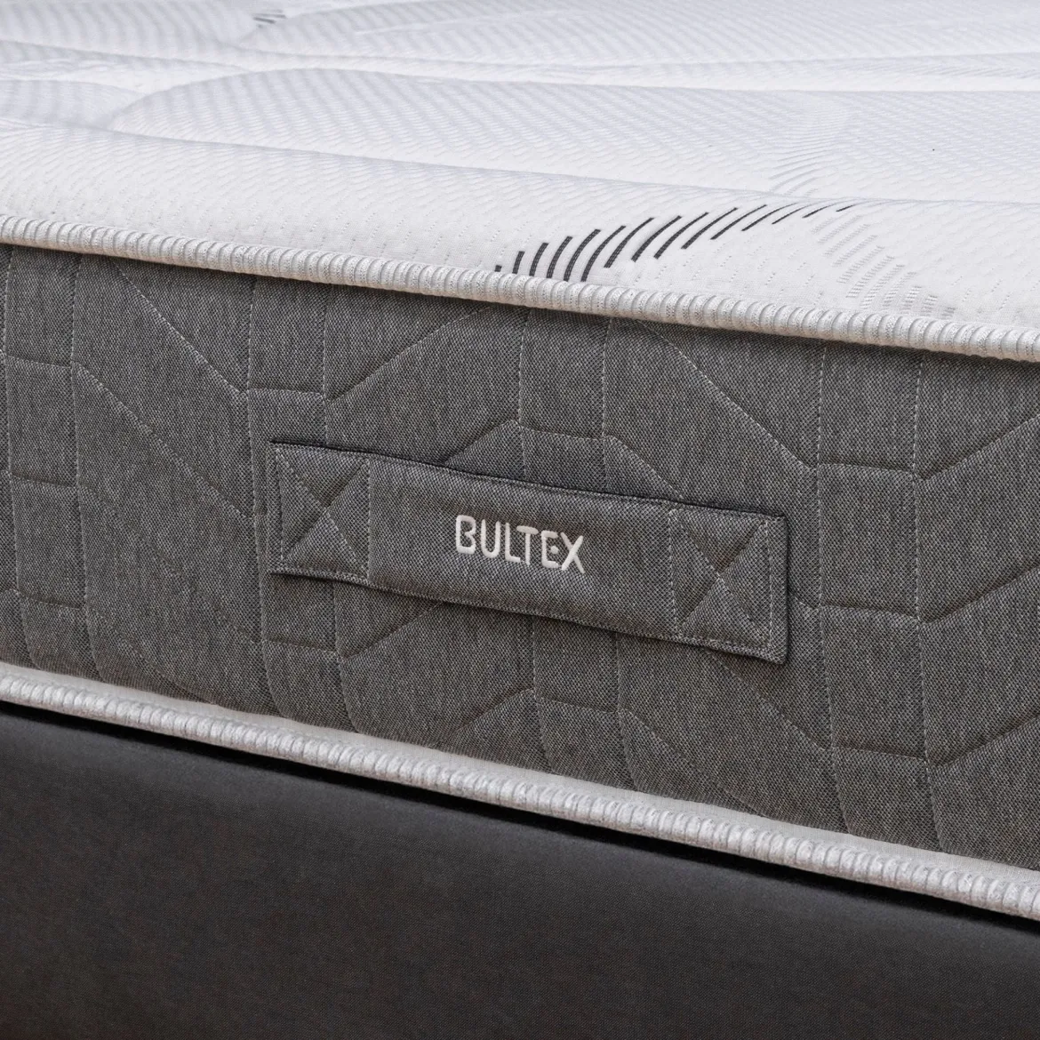 Matelas Bultex nano, mémoire de forme, coton et laine Recovery