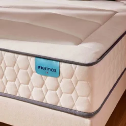Matelas Merinos ressorts ensachés et mémoire de forme Beauty Bed