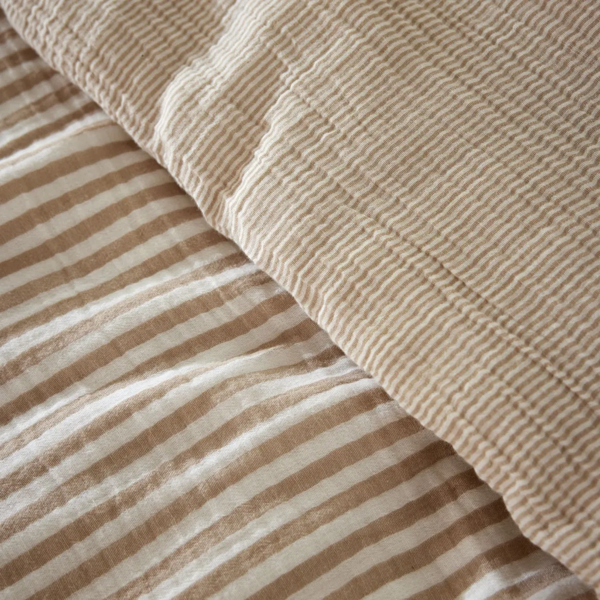 Parure de lit gaze de coton à rayures beige Terre de Nuit Ninon