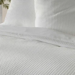 Parure de lit 240x220 microfibre gaufrée blanc Douceur d'Intérieur Abelia