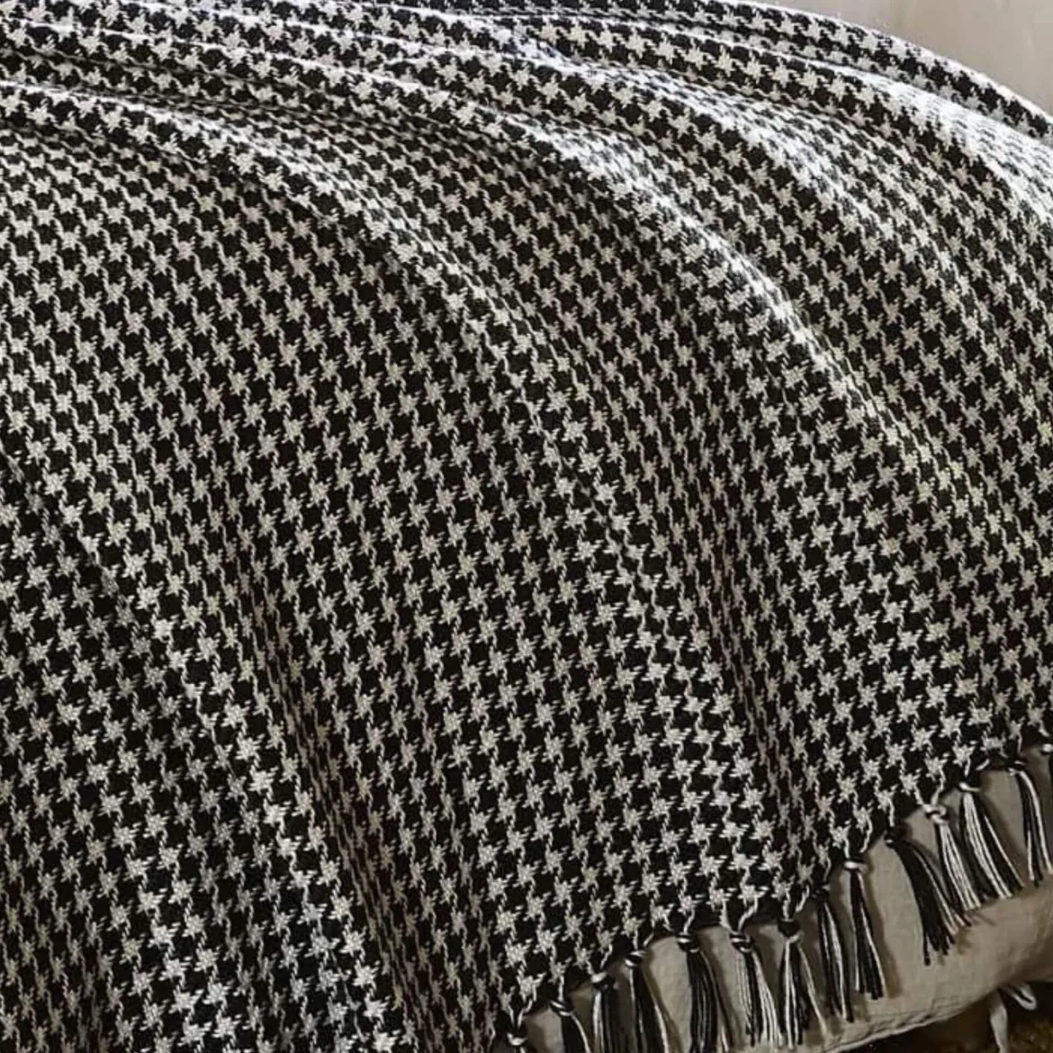 Plaid à franges pied de poule