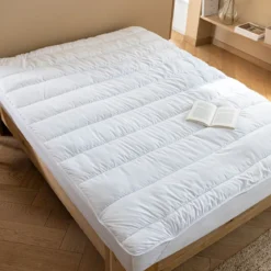 Surmatelas moelleux anti-acariens Terre de Nuit