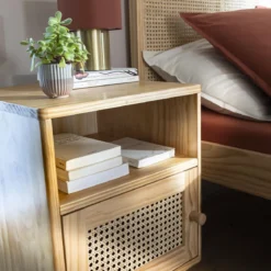 Table de chevet cannage en pin massif ANNA - CH17023