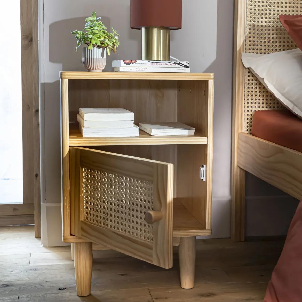 Table de chevet cannage en pin massif ANNA - CH17023